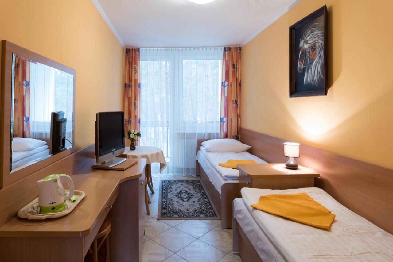 Albatros Przy Plazy Hotel Рови Екстериор снимка